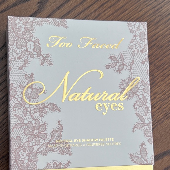 Too Faced Natural Eyes Pallet - Picture 3 of 5